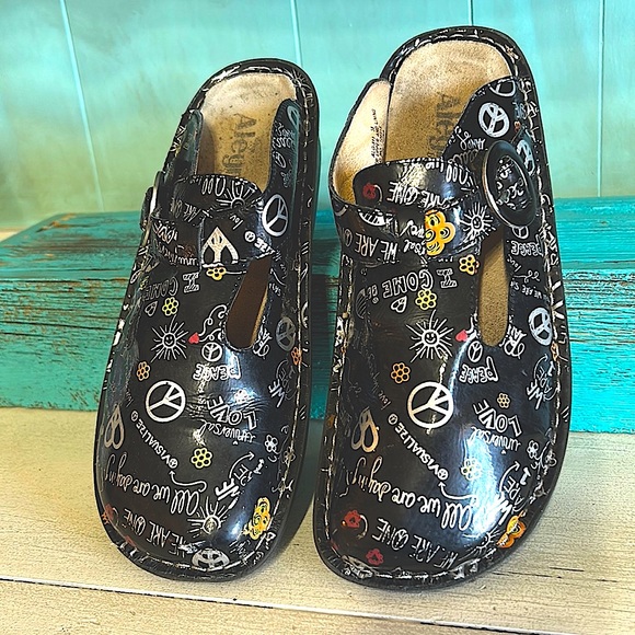 Alegria by PG Lite Shoes - Alegria by PG Lite Ladies EU 38 Peace ☮️ & ❤️ Hippie T Strap Mary Jane Clogs